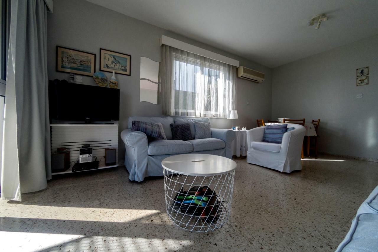 Blue Bay Beach House ลาร์นาคา ภายนอก รูปภาพ