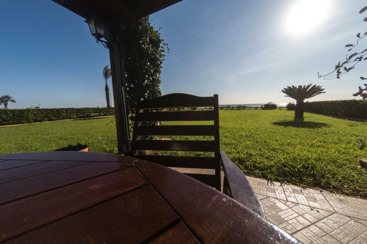 Blue Bay Beach House ลาร์นาคา ภายนอก รูปภาพ