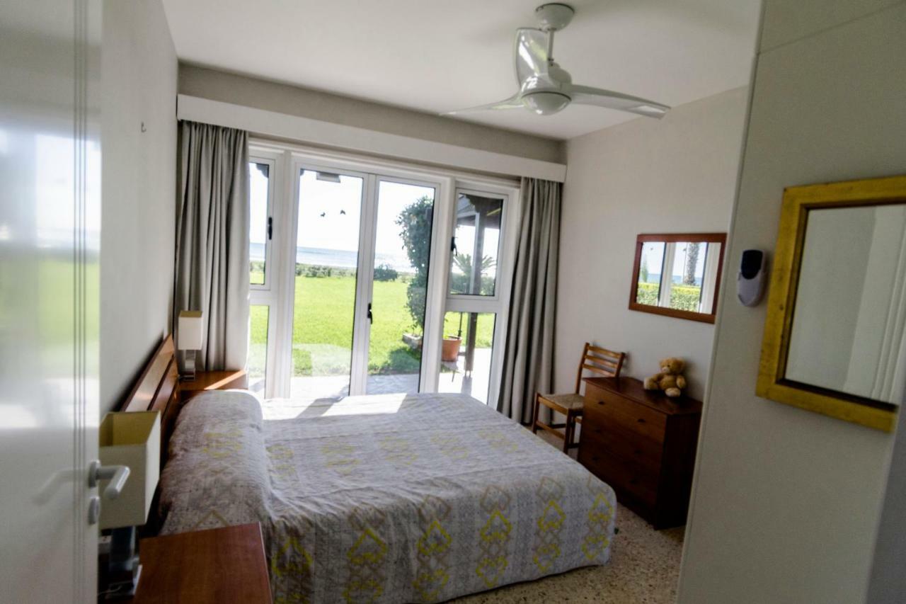 Blue Bay Beach House ลาร์นาคา ภายนอก รูปภาพ