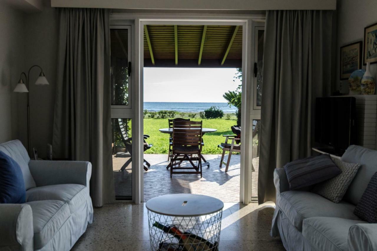 Blue Bay Beach House ลาร์นาคา ภายนอก รูปภาพ